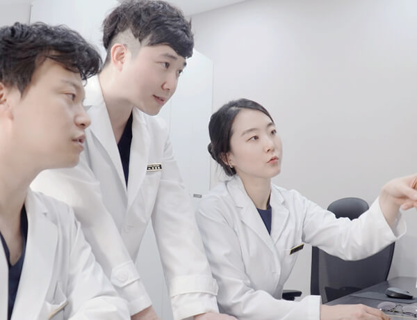 협진하는 유경호 원장, 경규영 원장, 권선미 원장